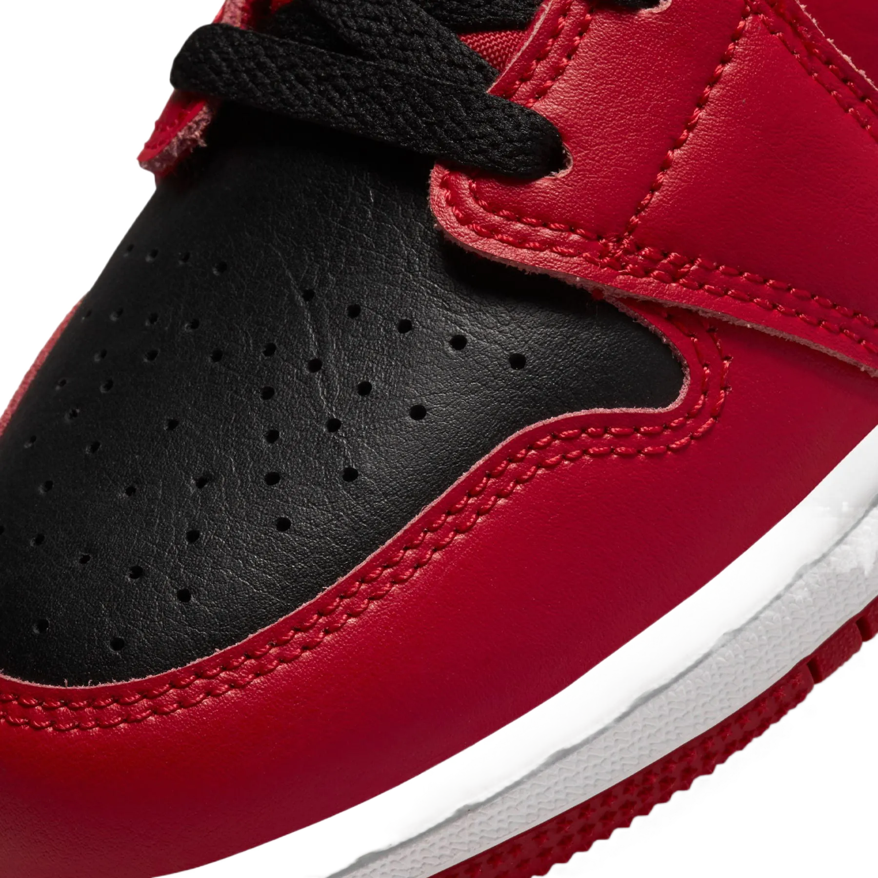 Air Jordan 1 Mid "Reverse Bred"