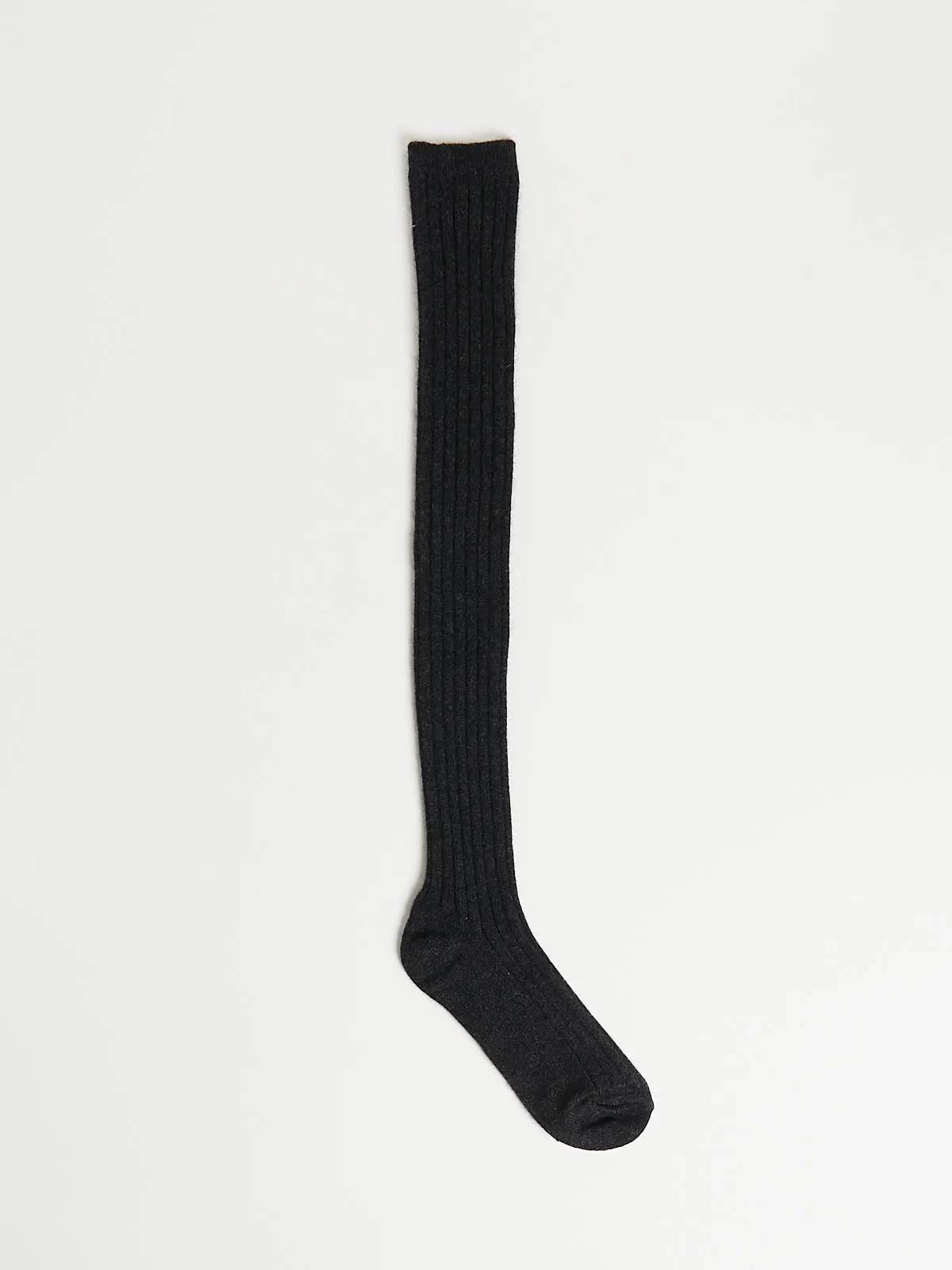 Cashmere Low Gauge Knee-High Socks in Charcoal