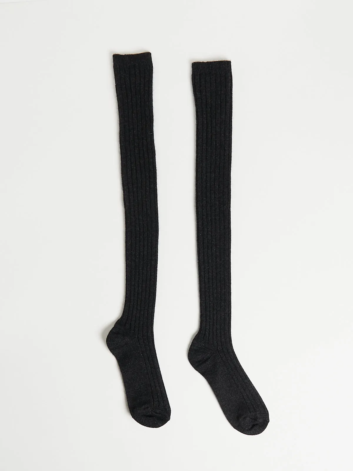 Cashmere Low Gauge Knee-High Socks in Charcoal