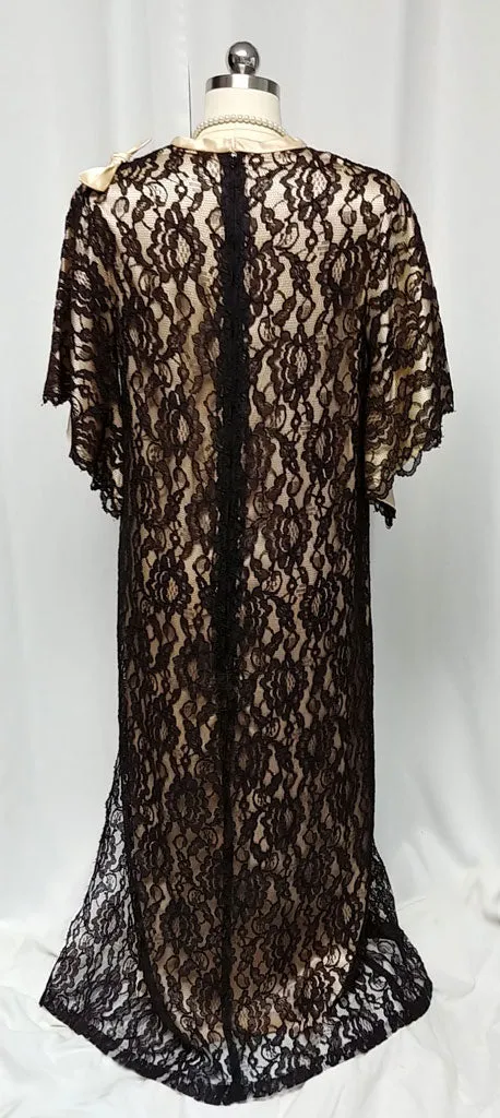 *GLAMOROUS VINTAGE ROVEL OF CALIFORNIA BLACK LACE & CHAMPAGNE SATIN DRESSING GOWN / LOUNGEWEAR / CAFTAN