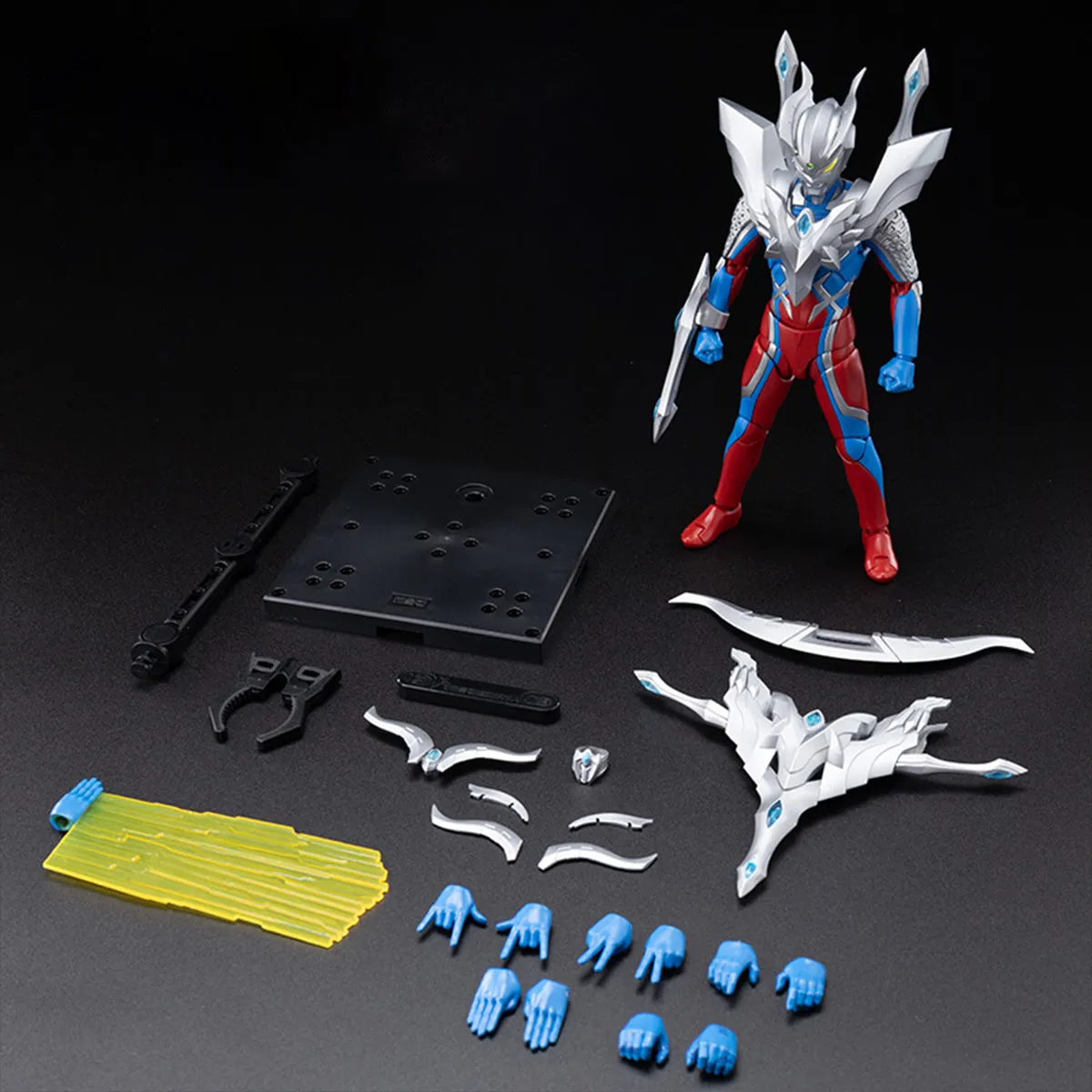 HiPlay Blokees Assembly Model Kits: Legend Series - Ultraman Ultimate Zero, Mecha Musume Style, Height 20cm Miniature