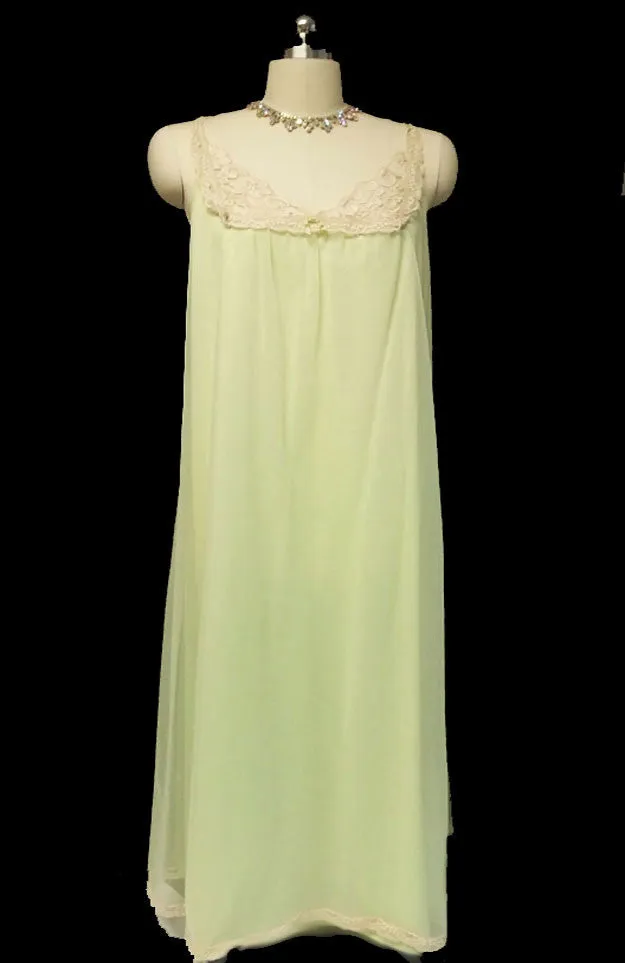 *VINTAGE VANITY FAIR DOUBLE NYLON PEIGNOIR & NIGHTGOWN SET WITH ECRU LACE IN KEY LIME COOKIE